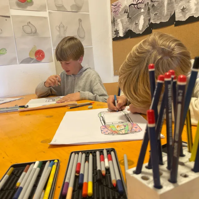 🎨 Unlock their imagination! ✨

Our extra-curricular **Art classes** are open to all ages 🌟 — the perfect space to explore techniques 🎭 and create colourful or black & white masterpieces 🖼️ with their favourite medium 🎨. Enjoy!

🎨 ¡Despierta su imaginación! ✨

Nuestras clases extraescolares de **Arte** son para todas las edades 🌟. Exploran técnicas 🎭 y crean obras únicas 🖼️ en color o blanco y negro con su medio favorito 🎨.

¡Disfrutarlo!

#ClasesDeArte #ArteEnAIS #CreatividadInfantil #ArteParaTodos
#ArtClass #CreativityUnleashed #AfterSchoolArt #aiscreativity